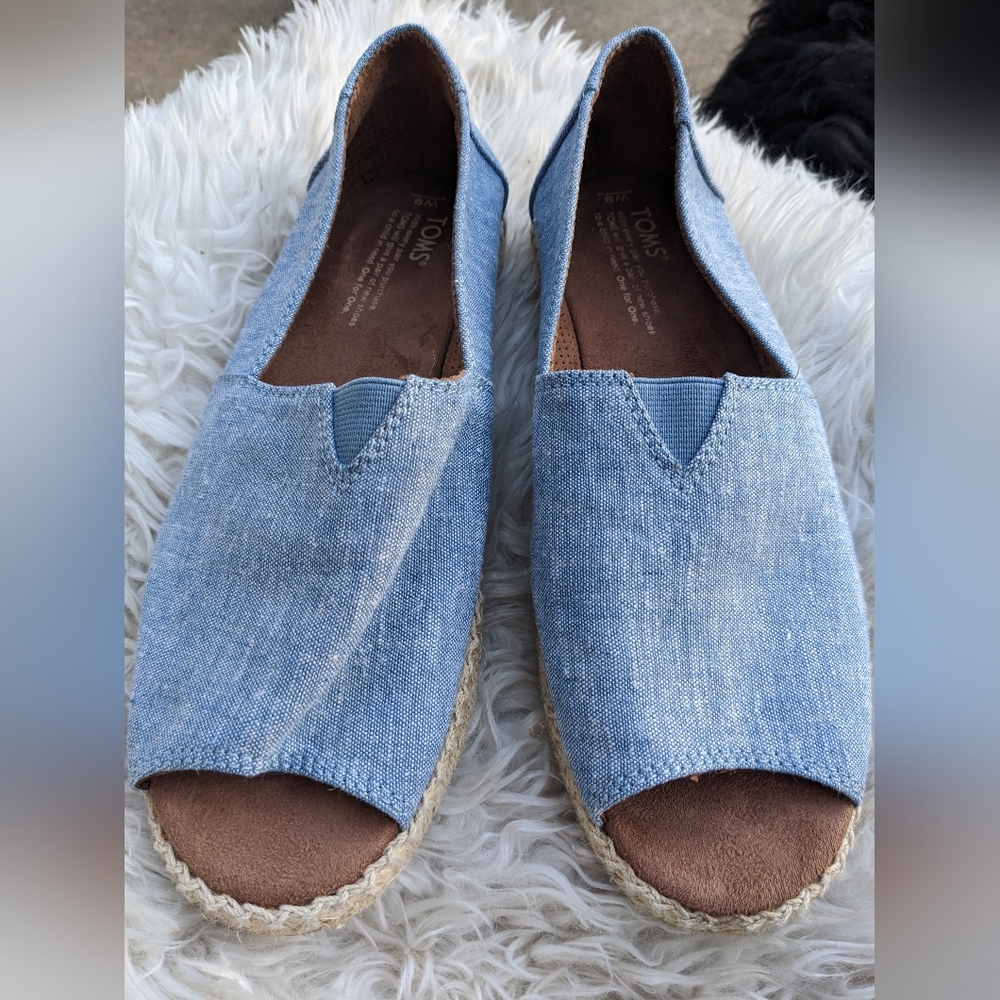 NWOT Toms Denim Open Toe Shoes Size 9